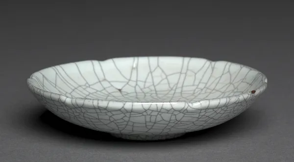 Flat Dish: Guan ware