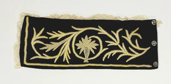 Woman's Costume (Cuff)
