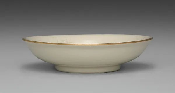 Small Dish from Dining Set with Plum Blossoms and Cracked-Ice
