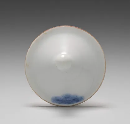 Lid for a Teapot with Pines