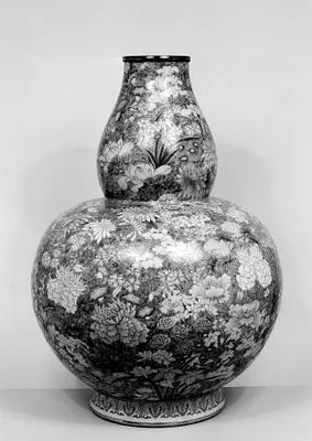 Vase with ""One Hundred Flowers"" Decoration