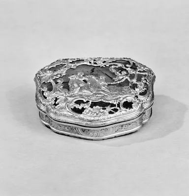 Cartouche-Shaped Snuffbox Depicting Europa and the Bull