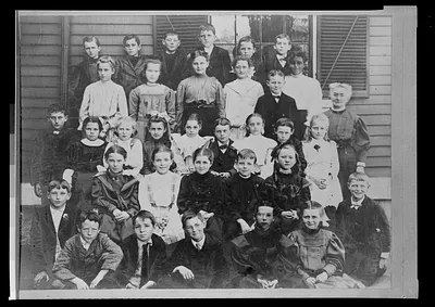 Unidentified grammar school class
