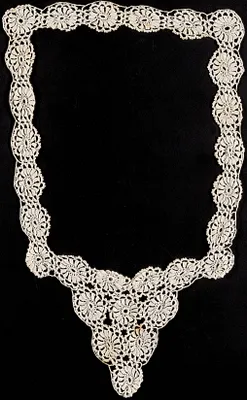 Lace collar