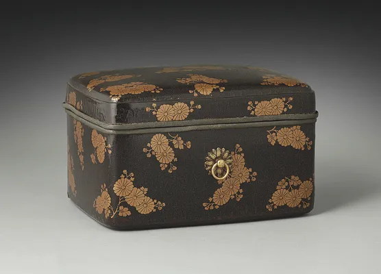 Cosmetics Box with Chrysanthemums
