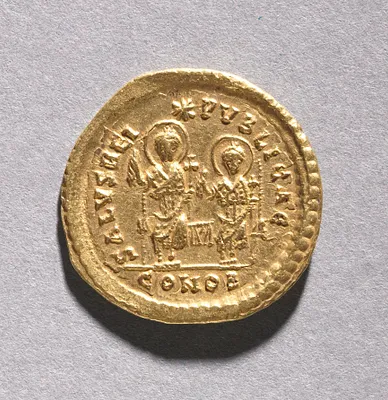 Solidus of Theodosius II and Valentinian III (reverse)
