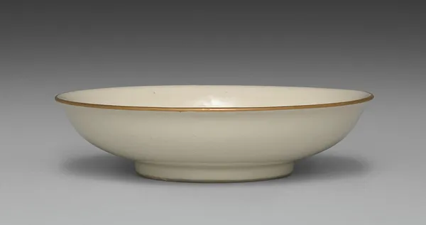 Small Dish from Dining Set with Plum Blossoms and Cracked-Ice