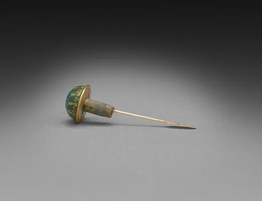 Snuff Bottle with Floral Scrolls (stopper)