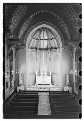 Eisner Administration building chapel, Emmanuel College