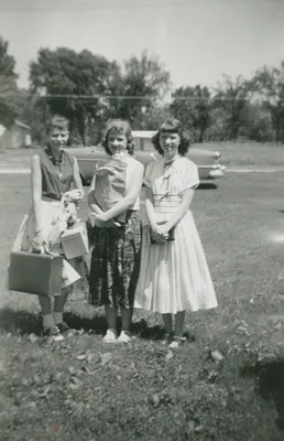 Girls leaving for 4-H Camp, 1957