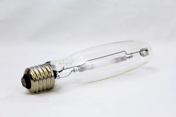 GE's Lucalox lamp