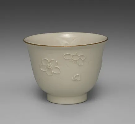 Drinking Cup from Dining Set with Plum Blossoms and Cracked-Ice
