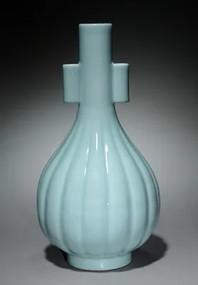 Melon-Shaped Fluted Vase