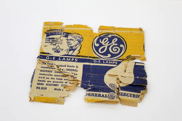 General Electric lamp packaging