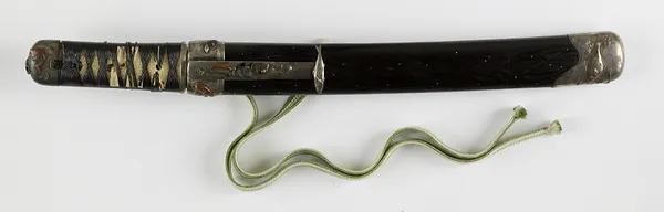 Dagger (aikuchi) with dark brown saya with waves silver mountings, various fish (includes 51.1242.1-51.1242.2)
