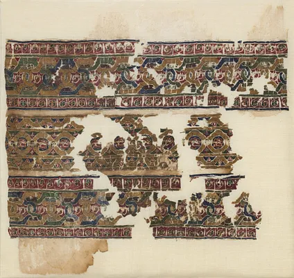 Tiraz with guilloche bands
