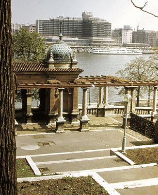 Várkert Bazár Pavilion Overlooking the Danube
