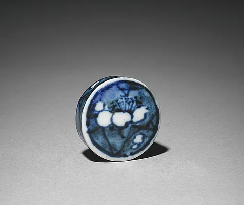 Tea Container (lid) with Plum Blossoms
