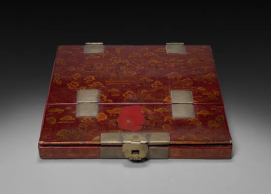 Mirror in a Lacquer Case