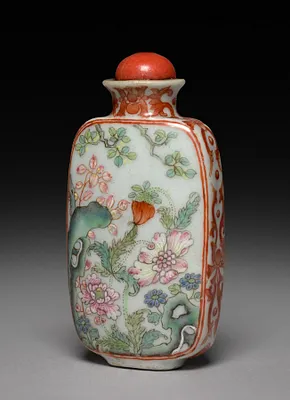 Snuff Bottle with Stopper