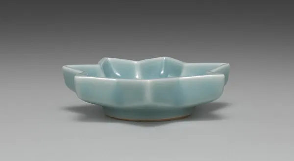 Saucer from Maple Leaf-Shaped Saucers