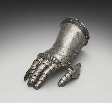 Right Gauntlet