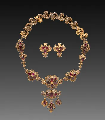 Set of Gold Jewelry