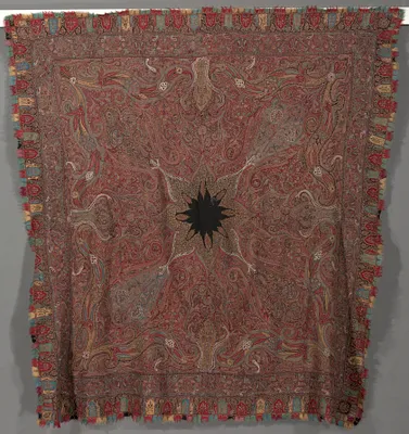 Square Pieced Shawl with Vase Corners