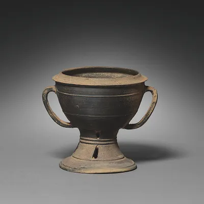 Lidded Cup with Strap Handles