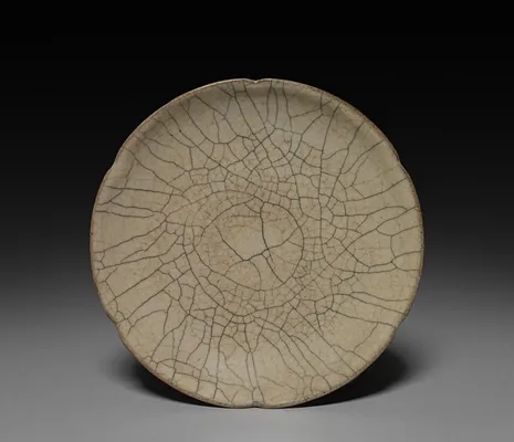 Lobed Dish:  Guan ware