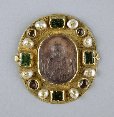 Cover of Reliquary Pendant with Virgin and Child