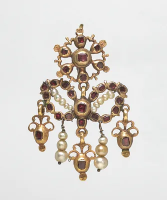 Woman's Costume (Earring)