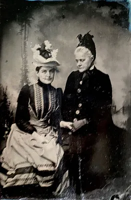 Ruth Simpkins with her former nurse Jane Byrne