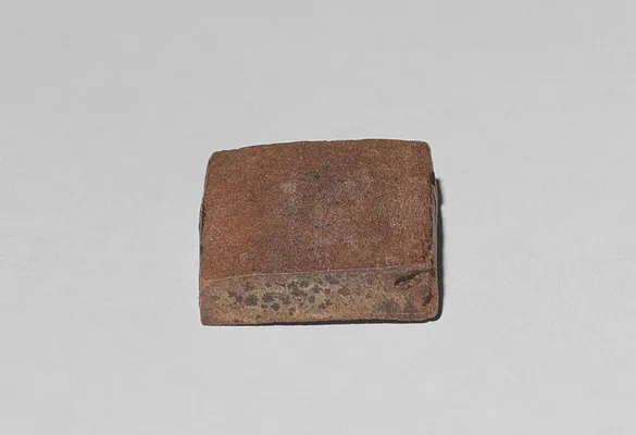 plug for the bottom of Container in the form of a Sacrificer