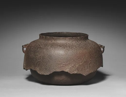 Kettle with Crane Design