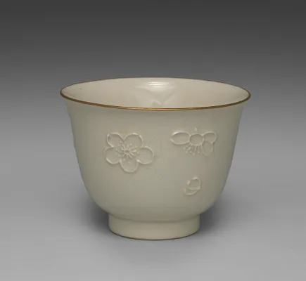 Drinking Cup from Dining Set with Plum Blossoms and Cracked-Ice
