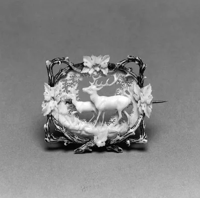 Brooch with a Stag and Fawn Surrounded by Leaves and Intertwined Branches