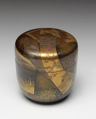 Covered jar for powdered tea/ natsume; Overlapping poem papers/shikishi