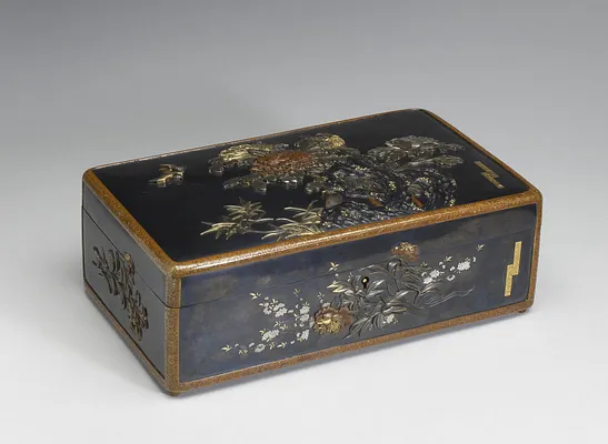 Box with Peonies