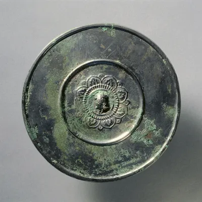 Mirror of Tortoise Knob and Lotus Pattern