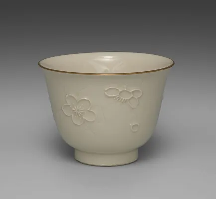 Drinking Cup from Dining Set with Plum Blossoms and Cracked-Ice