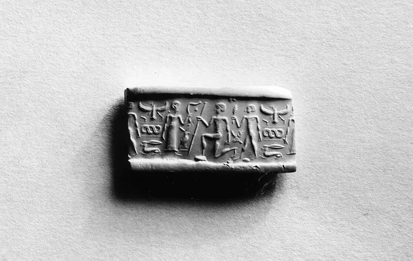 Cylinder Seal with a Presentation Scene