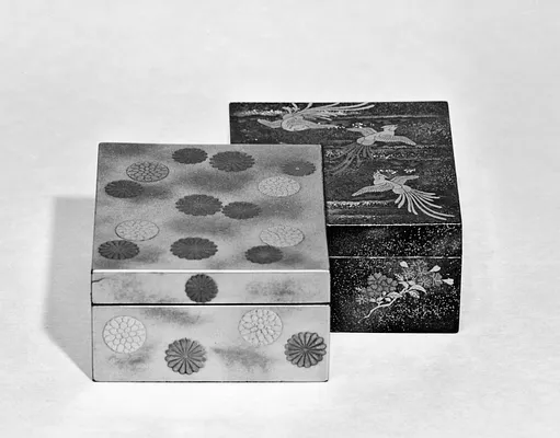 Incense Holder with Phoenixes and Chrysanthemum Blossoms