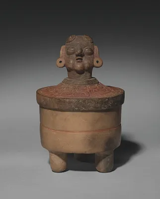 Tripod Vessel with Lid