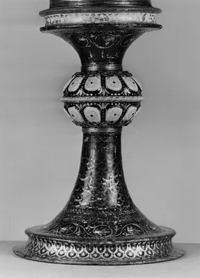 Reliquary with Floral Scrolls