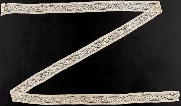 Lace tape