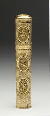Étui with Trophies
