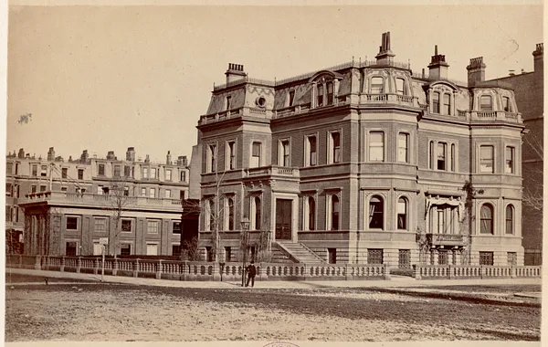 Residence of S. Hooper and T. K. Lothrop