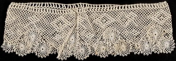 Lace collar