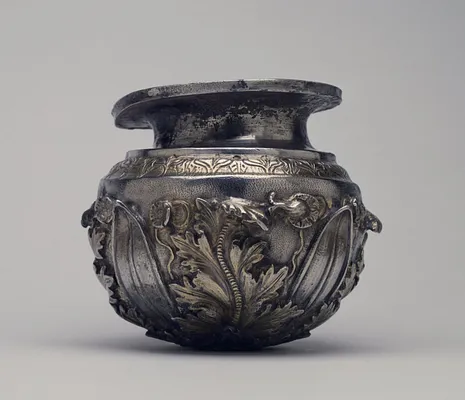 Vessel with Leaf Ornament